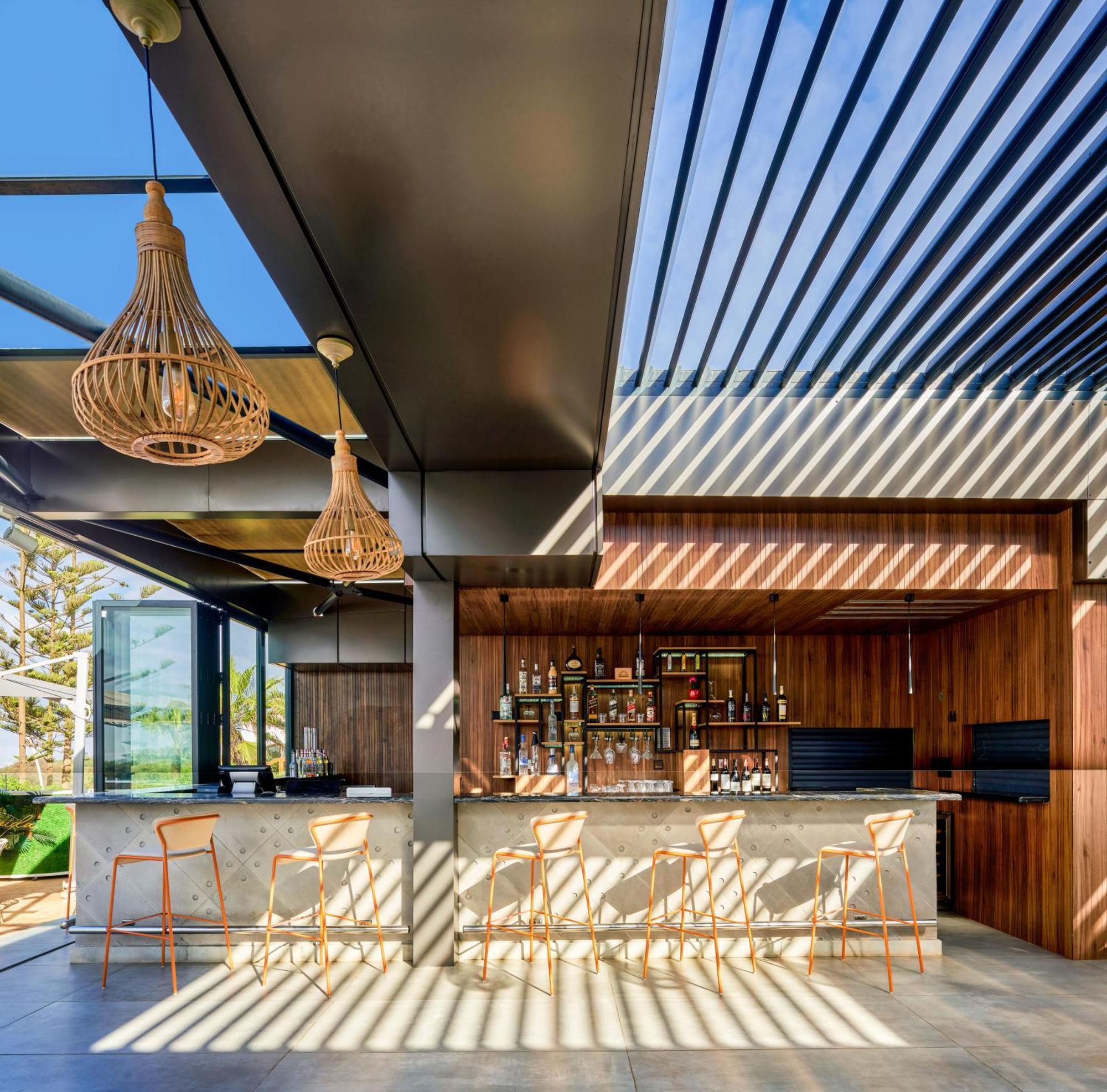 โรงแรมพูลแมนมาซากาน รอยัลกอล์ฟแอนด์สปา เอลจาดิด้า ภายนอก รูปภาพ The bar at the rooftop